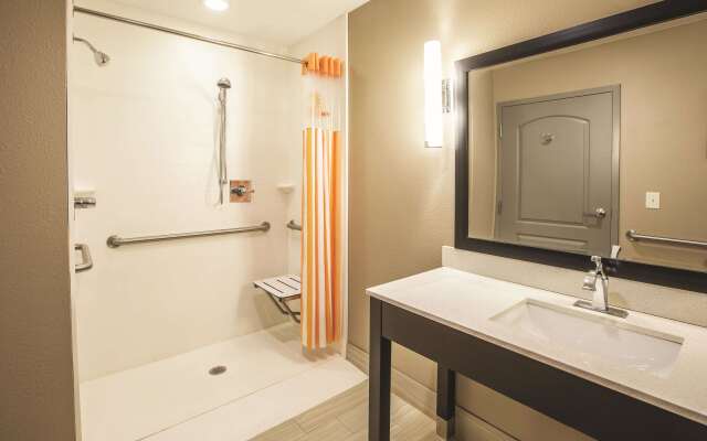 La Quinta Inn & Suites by Wyndham Hattiesburg - I-59