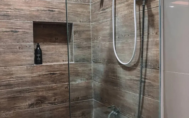 2BR Laid Back Apartment, Near Beach