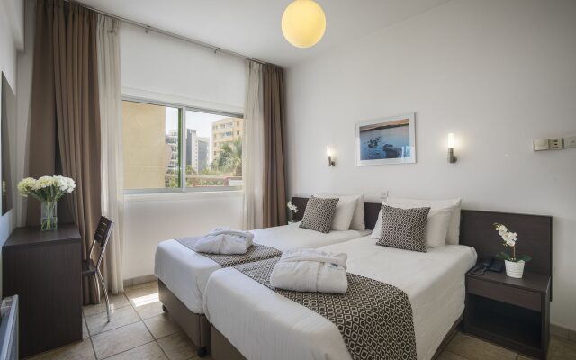 Costantiana Beach Hotel Apartments