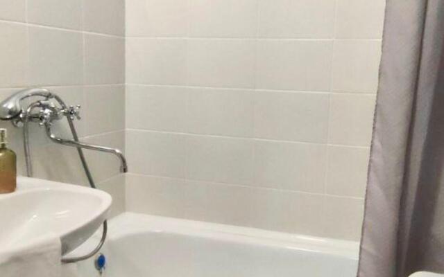 Версаль на улице Шумилова 30