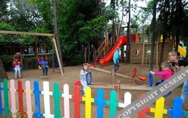Maya World Golf Side