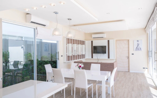 Signature Villa By Rents In Phuket