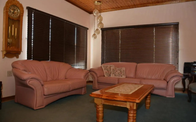 Blue Crane Guest House Bloemfontein