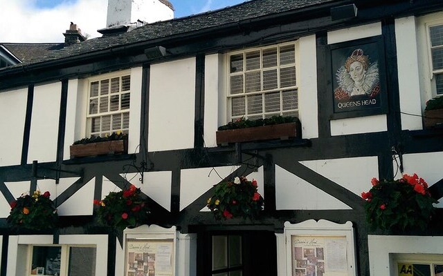 The Queen's Head Inn and Restaurant