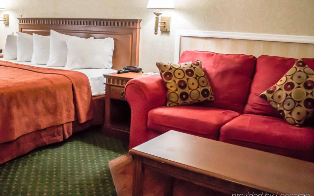 Econo Lodge Glens Falls / Lake George