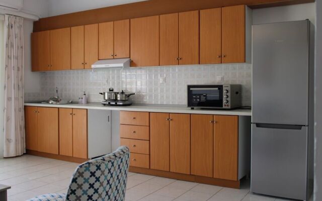 "kalamaki Plaza Apartments ''tzante''"