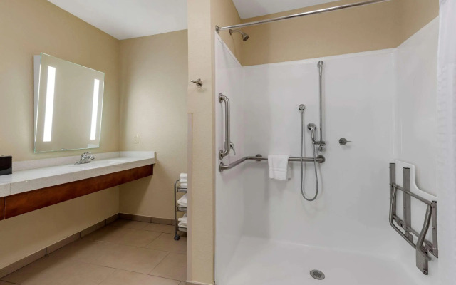 Comfort Suites