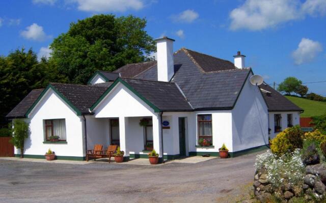 Valley Lodge Room Only Guest House