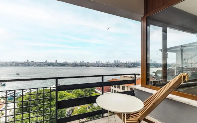 Duplex Flat w Panoramic Bosphorus View and Terrace