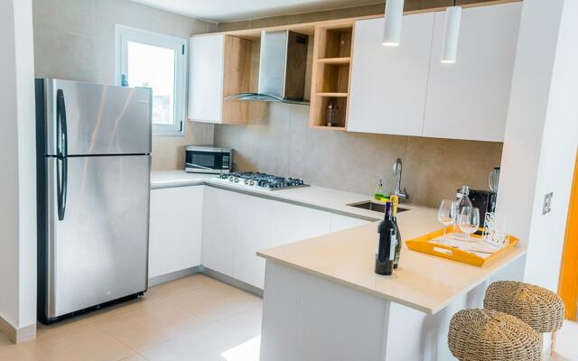 Beach Garden ground floor condo, D1
