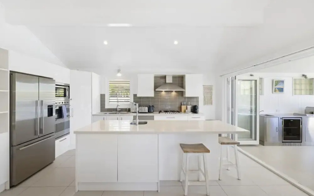 Spacious 4-bed Home Near Avalon Beach