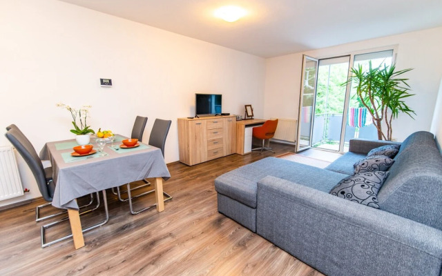Relaxing Modern & Sunny Apartment in the Centre