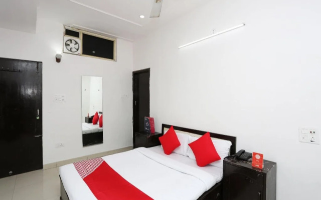 Taj Guest House By OYO Rooms