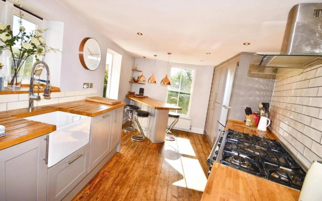 Vernon House Sleeps 8 in Old Cowes