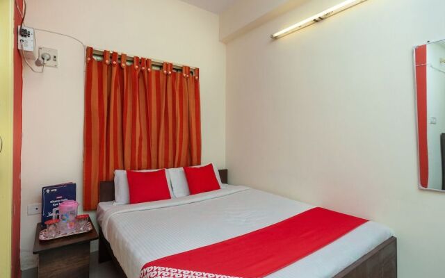 OYO 26936 Adhithya Inn