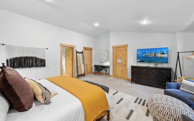 Modern Lake Tahoe Retreat Ski and Swim