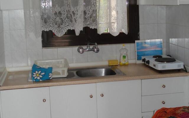 Avra Rooms