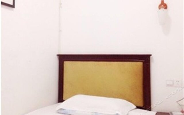 Qianshan Yake Express Inn