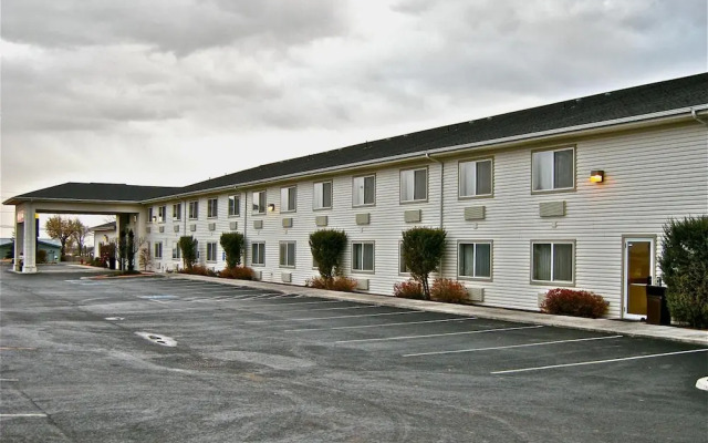 Rory & Ryan Inn