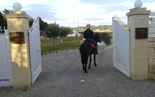 Apollonion Country House