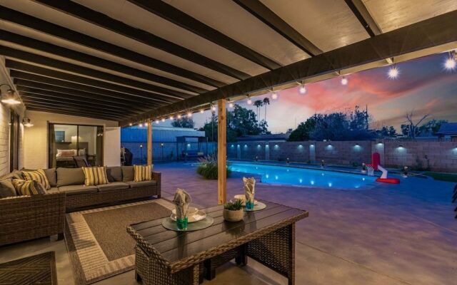 Glencove Mesa 4 Bedroom Home by RedAwning