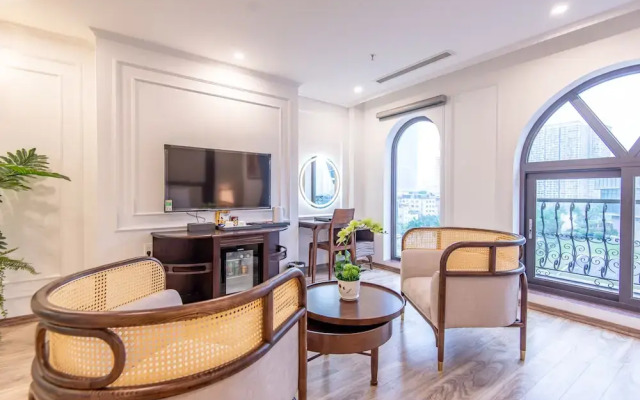 Reyna Luxury Hotel