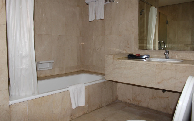 ZEN Rooms Bandengan Selatan