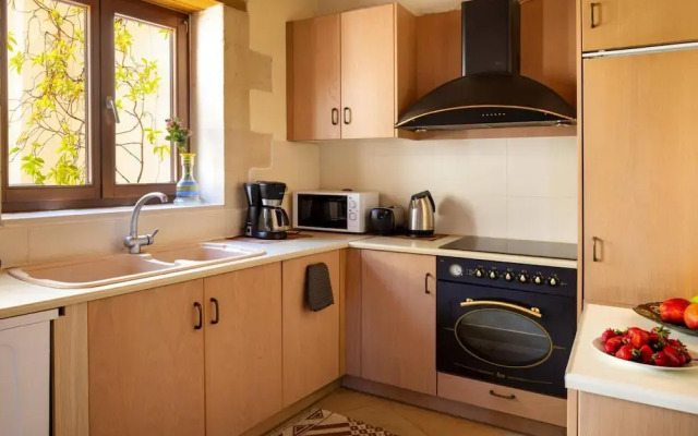 Charming Holiday Home in Maheri