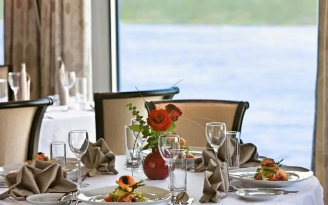 Regis Hotelschiff 4* Düsseldorf
