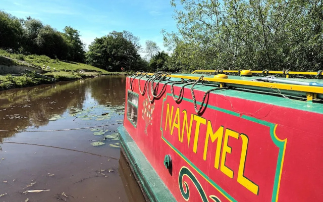 Pretty & Cosy Boat in Stunning Valley View, Wales