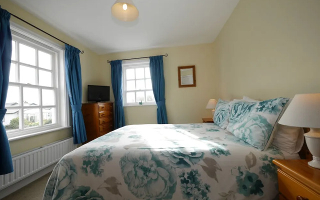 Kennacott Court