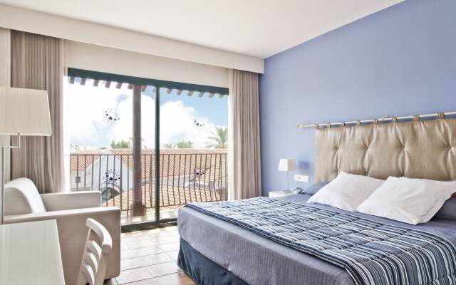 PortAventura Hotel Roulette - Includes unlimited access to PortAventura Park & 1 access to Ferrari Land