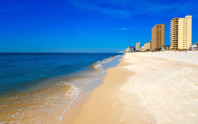 Lagoon Towers 606