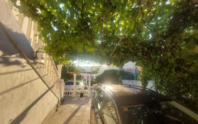 Apartments Pocrnić - 50 m from the beach