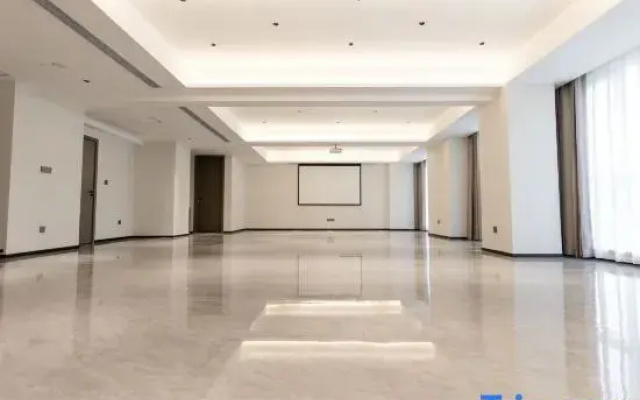 Taizhou Grand Hotel (Jiaxing South Lake Railway Station)
