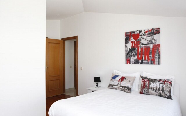 Wondrous Terrace Apartment in Cascais Center