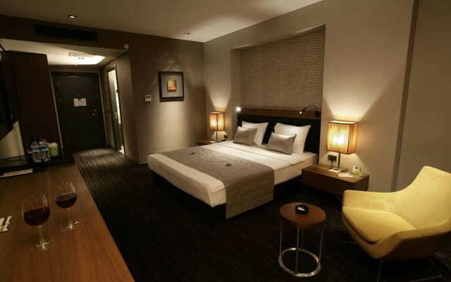 RYS Hotel & Restaurant