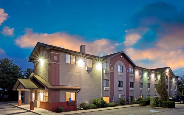 Super 8 Lexington Park/California Area