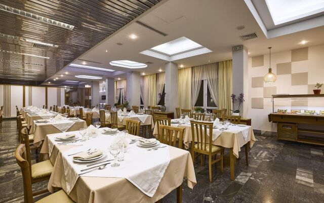 Tylissos Beach Hotel - Adults Only