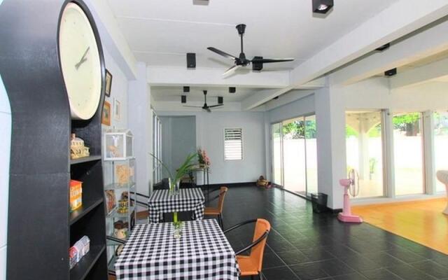 My Sweet Orange Tree Apartment