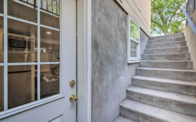 1 Mi to Riverwalk: Downtown Reno Studio w/ Patio!