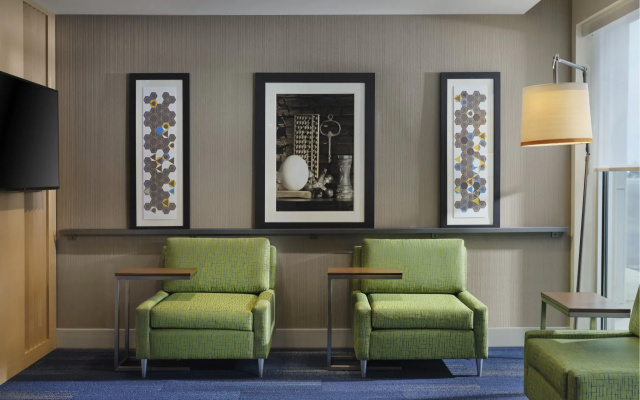 Holiday Inn Express & Suites Lockport by IHG