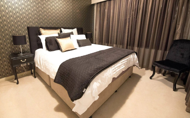 Darling Harbour Getaway