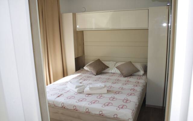 Queen Campagna mobile homes Klenovica
