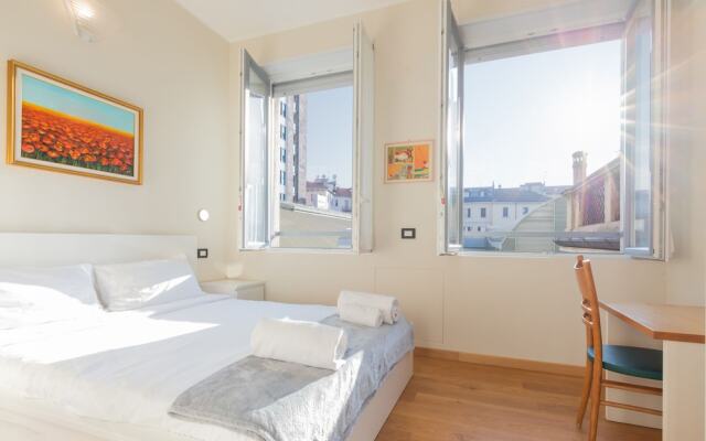 Milan Retreats Magenta