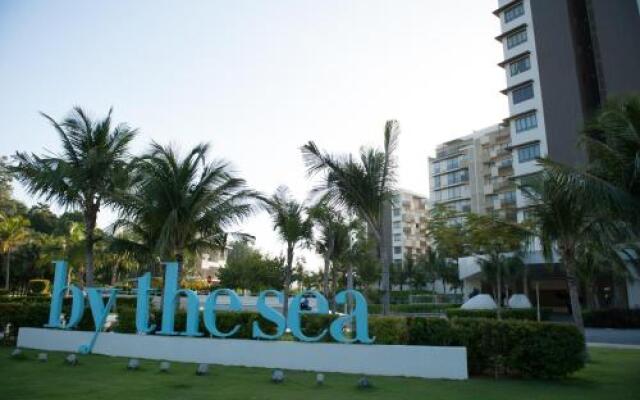By the Sea- Pool and Sea View