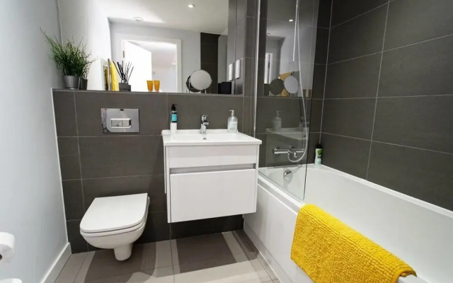 Studio flat with free Parking