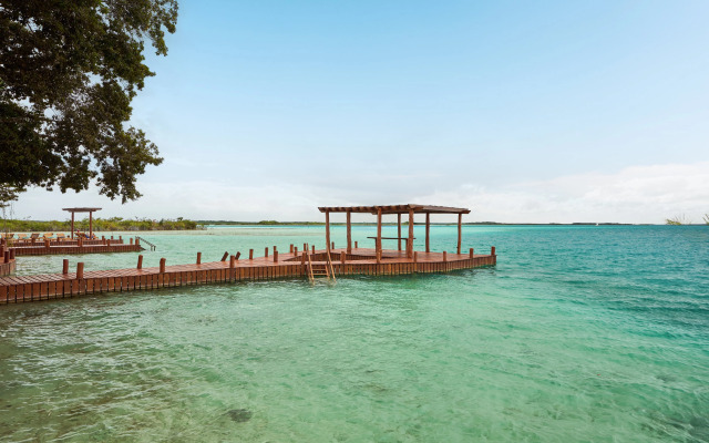 Cristalino Lagoon Front Hotel Restaurant & SPA