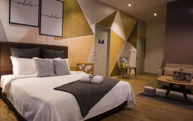 19 Atelier Suites Aeropod