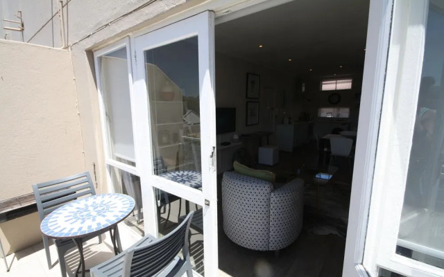 York Mews 14 by CTHA